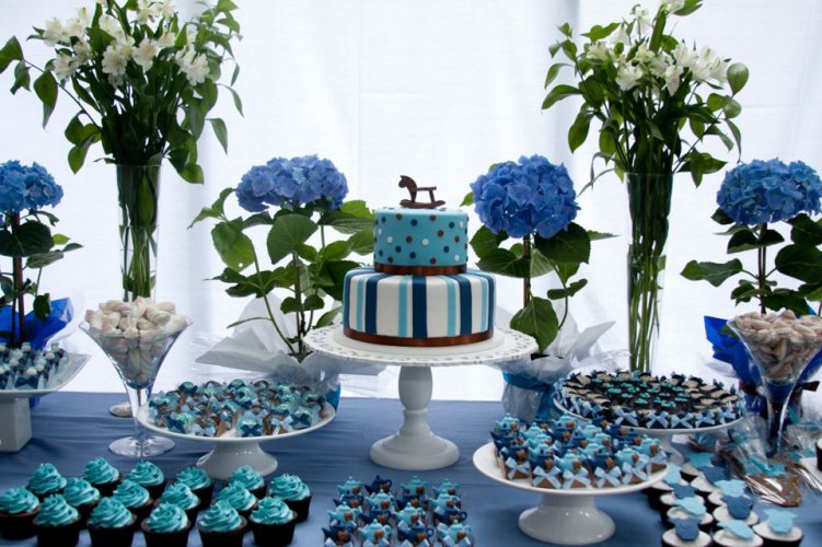 Mesa de Doces para Chá de Bebê Elegante